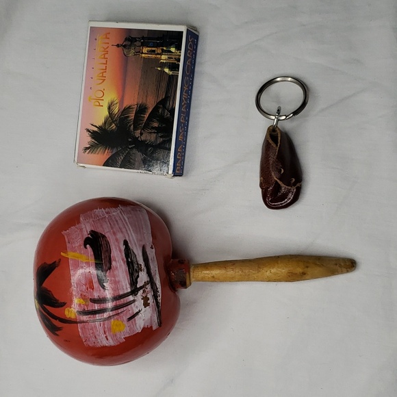 Puerto Vallarta Mexico Souvenirs Playing Cards, Maraca Keychain - Picture 1 of 7